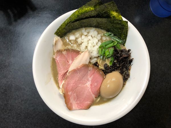 「濃厚そば＋特製」@麺処 晴の写真