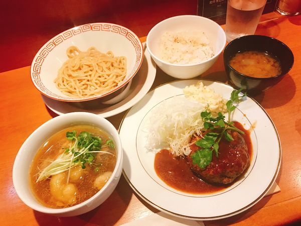「さつま地鶏つけ麺&ガーリックバターライス＋黒毛和牛100%ハンバ」@食堂酒場 Graciaの写真