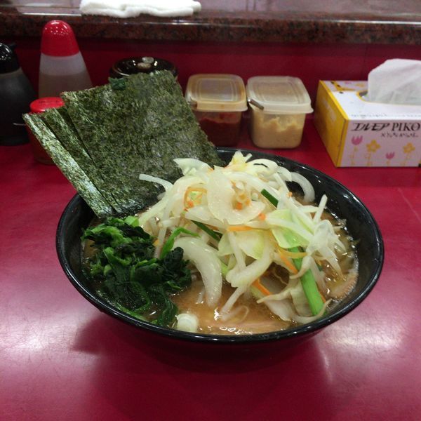 「チャーシューメン 野菜盛り」@杉田家 千葉祐光店の写真