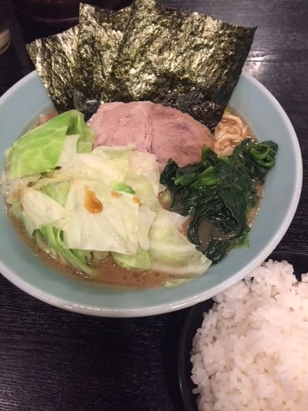 「キャベツらーめん　850円（ヤワ・サービスライス付き）」@麺家 ばくの写真