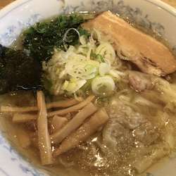 比内地鶏しおらーめん(細麺)650円+ワンタン100円