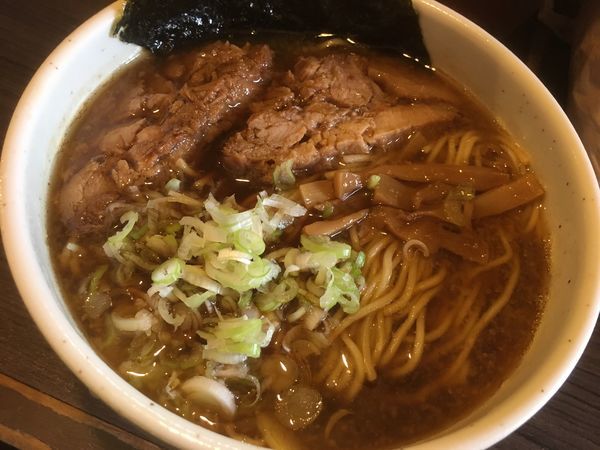 「らーめん750円(細麺、200g)」@あまみ屋の写真