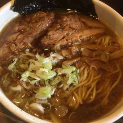 らーめん750円（細麺、200ｇ）