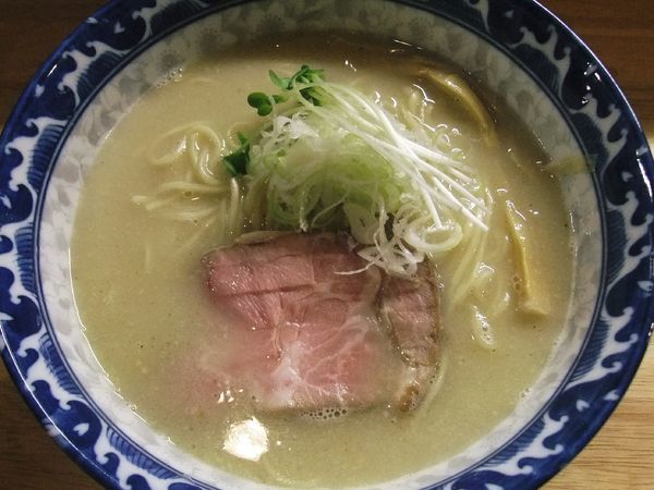 「塩鶏白湯魚介そば（840円）」@麺屋 白鷺 -shirasagi-の写真