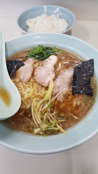 「ラーメン小＋半ライス」@ラーメンショップ 前沢店の写真