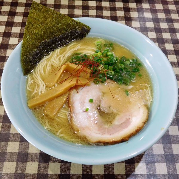 「とんこつ正油らーめん(600円)」@とんこつ正油 えんやの写真