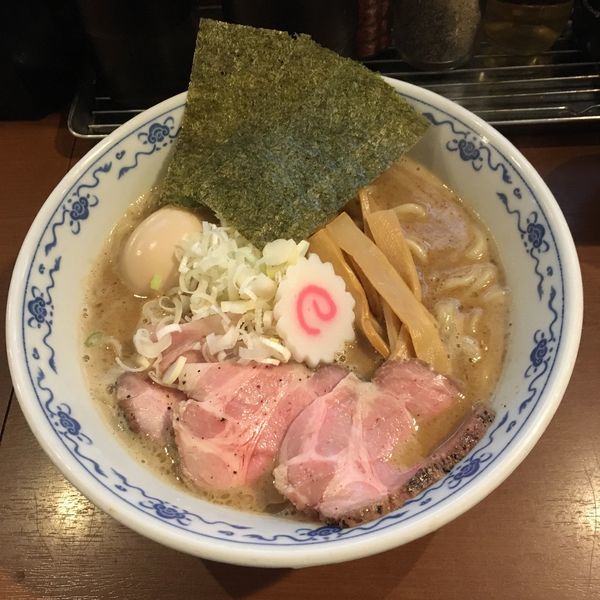 「特製中華そば」@俺の麺 春道の写真