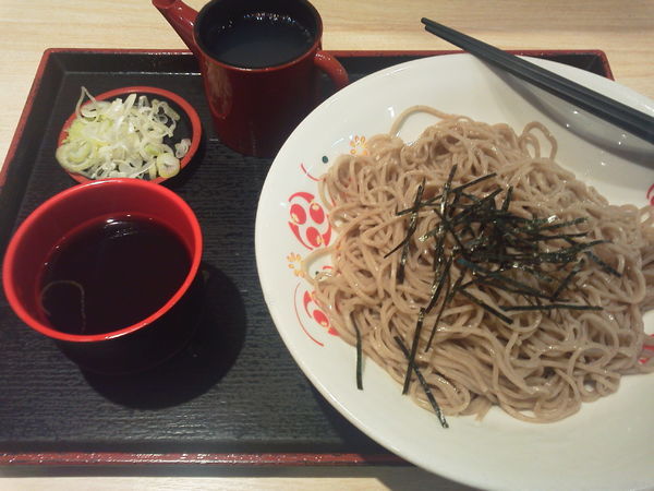 「ざるそば 330円」@いろり庵きらく 横浜北口店の写真