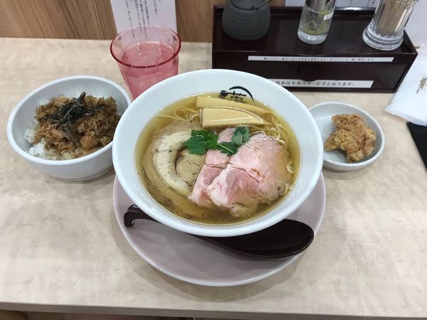 「本節塩ラーメン+チャーシューごはん1,000円」@RAMEN 英 栄店の写真
