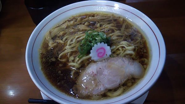 「中華そば+大盛（無料）」@横浜中華そば 維新商店の写真