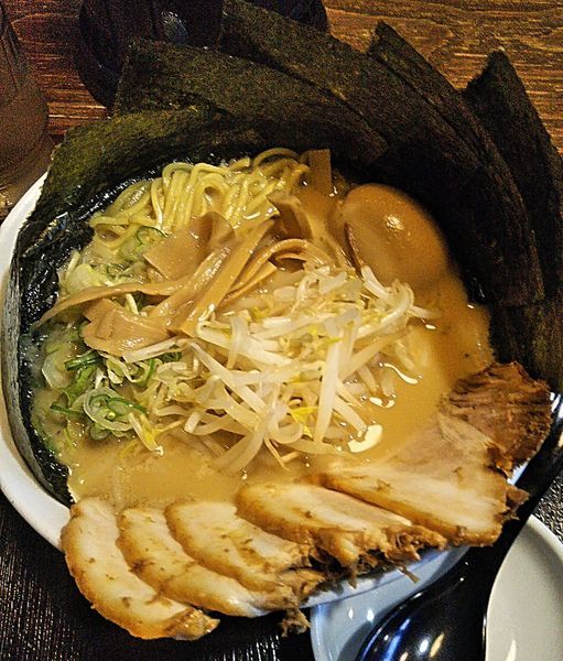 「全部入り元気ラーメン(しょうゆ) 1050円＋税」@麺屋たけぞうの写真