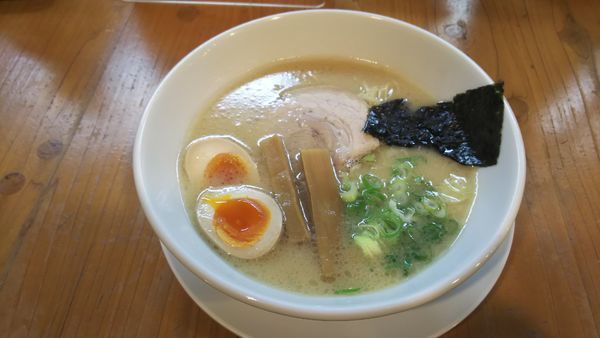 「たまご豚白湯らぁめん」@ろく月の写真