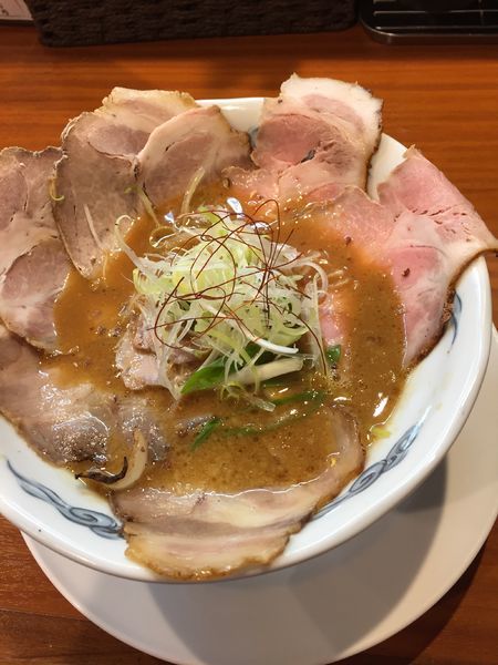 「和風白湯味噌チャーシュー麺 ￥１０３０円」@らーめん四恩の写真