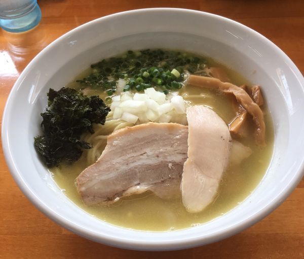 「鷄そば塩(750¥)」@麺屋 咲の写真