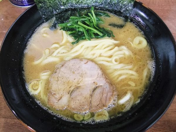 「ラーメン（並）（680円）」@横浜家系 まるに家の写真