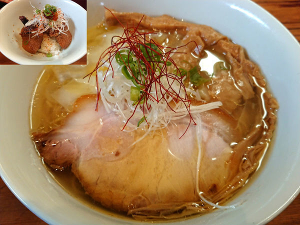 「ワンタン塩ラーメン+炙り地鶏飯」@ラーメン屋 トイ・ボックスの写真