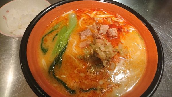 「担々麺＋小ライス(サービス)」@真心食堂の写真