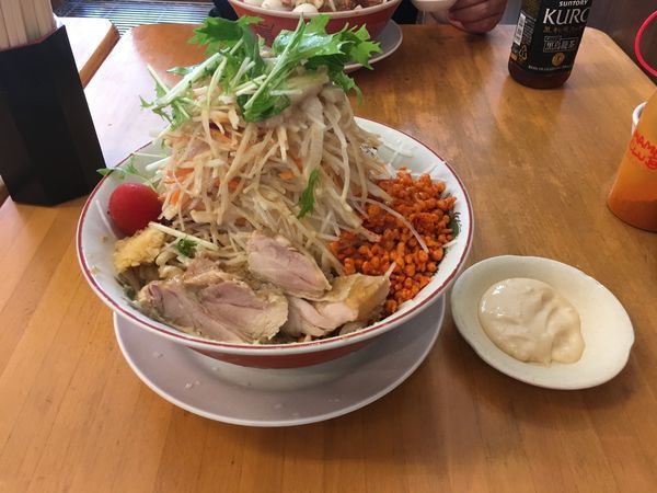 「冷やし中華  全マシ ガリマヨ別皿」@鷹の目 獨協大学前本店の写真