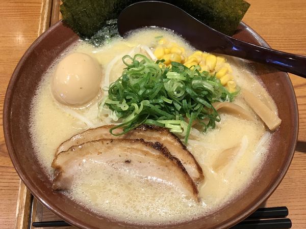 「白味噌らーめん」@味噌麺処 伝蔵 渋谷センター街店の写真