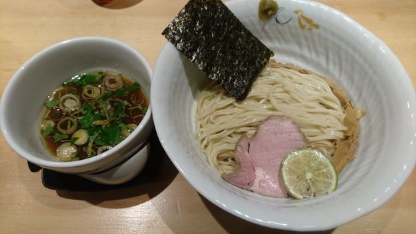 「【夜限定】鴨脂と蛤の醤油つけそば」@SOBAHOUSE 金色不如帰 新宿御苑本店の写真