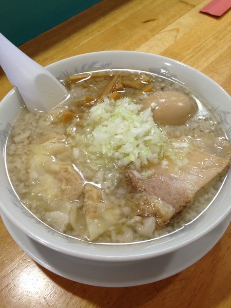 「ラーメン750円 煮たまご100円 ワンタン100円」@前足ラーメン かくれがの写真