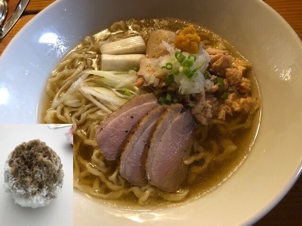 「【限定】鴨と秋鮭のラーメン1000円、ほうじ茶ミルク氷500」@はりけんラーメン 南店の写真