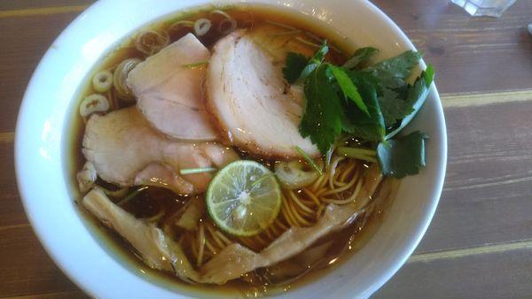 「醤油の純鶏ソバ 800円」@自家製麺 うろたの写真