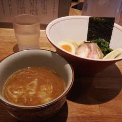 芳醇魚介鶏白湯つけめん