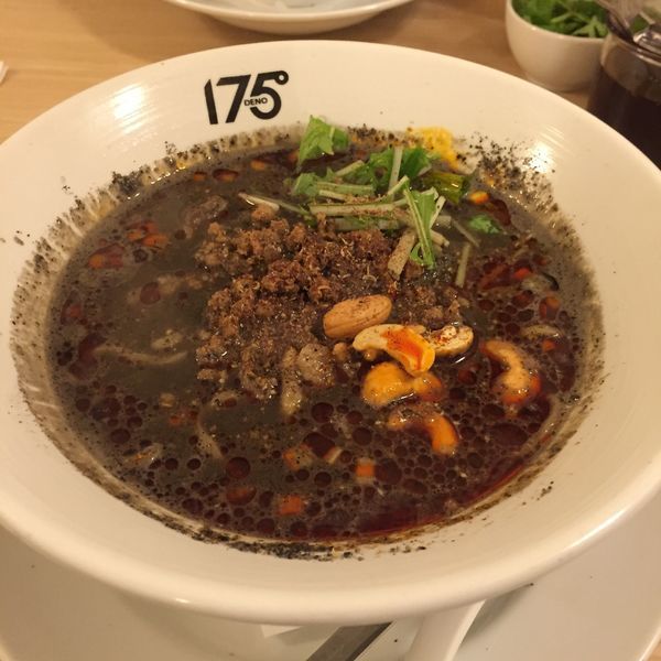 「黒 汁あり担担麺シビれる」@175°DENO担担麺 GINZaの写真