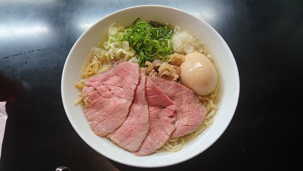 「贅沢焼牛塩らぁ麺」@牛骨らぁ麺 マタドール 本店の写真