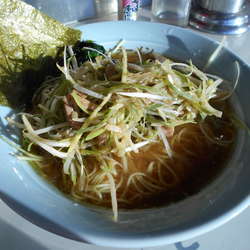 ネギらくだラーメン