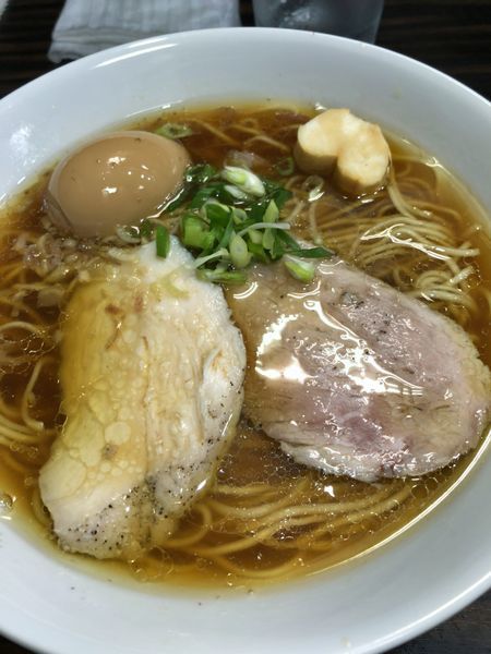 「アジ煮干の中華そば ¥750＋懐かしの固ゆで玉子 ¥100」@中華そば 梟の写真