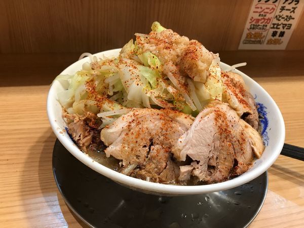 「ラーメン大盛り豚2枚」@ジャンクガレッジ ふじみ野駅前店の写真