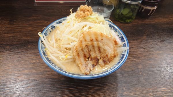 「ドカ盛野菜ラーメン」@麺屋 武士道 都立大学店の写真
