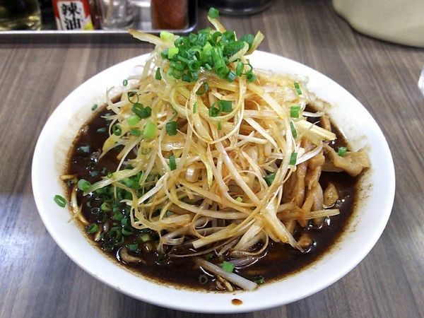 「黒らーめん+味付ねぎ」@げんまんの写真