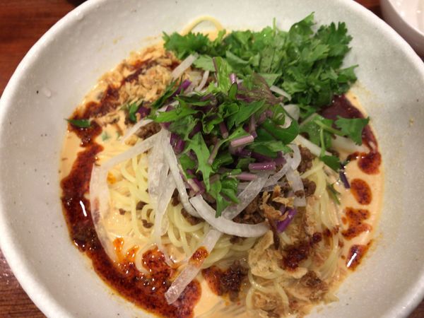 「限定：冷やし担々麺1180円+ﾊﾟｸﾁｰ200円」@SHIBIRE NOODLES 蝋燭屋の写真