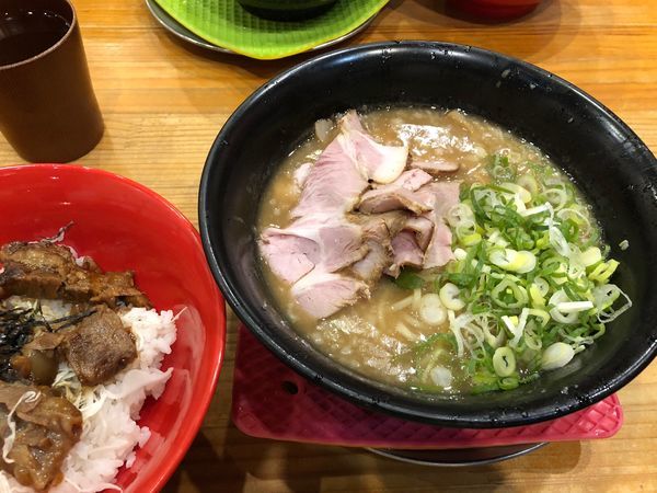 「霧島+ミニなんこつ丼」@まりお流らーめんの写真