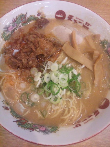 「牛すじラーメン大1,036円」@天下一品 総本店の写真