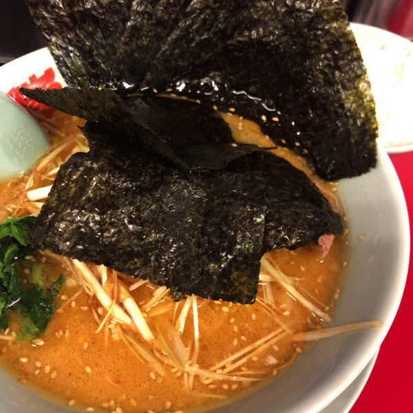 「特製味噌ネギラーメン840円　海苔5枚0円小ライス120円」@ラーメン山岡家 大泉店の写真