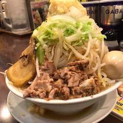 ぶっ玉みちる麺 小盛＋野菜増し増し＋ニンニク超多め＋ほぐし豚