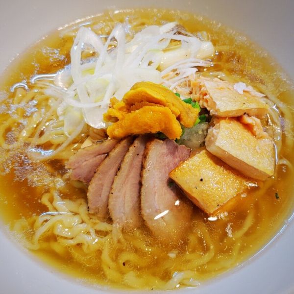 「【三周年記念特別限定】鴨と秋鮭のラーメン　１０００円」@はりけんラーメン 南店の写真