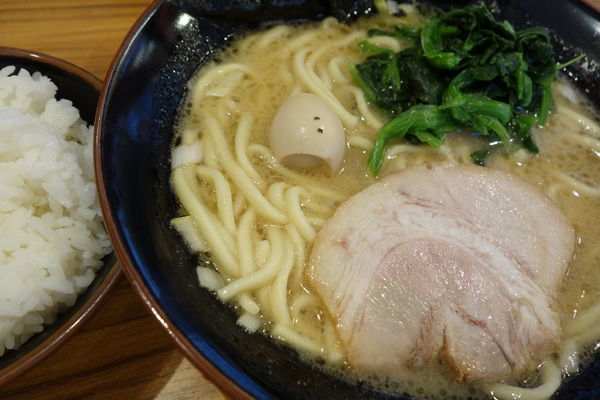「ラーメン醤油」@横浜家系ラーメン 横浜道 野田蕃昌店の写真