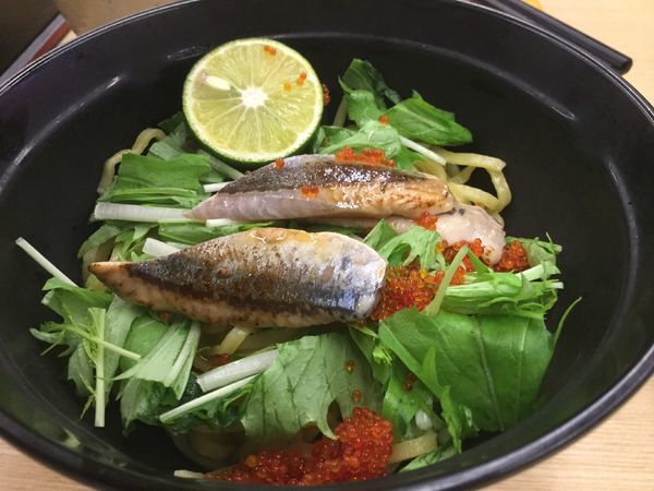 「さんまのペペロンチーノ風まぜそば356円」@はま寿司 ポンテポルタ千住店の写真