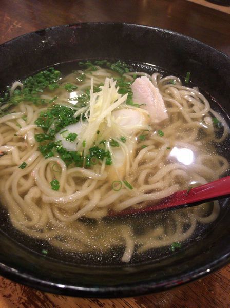 「沖縄そば ７３４円」@麺処 てぃあんだーの写真