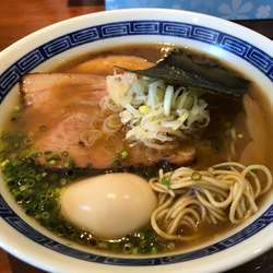 海老醤油ラーメン700円、味玉100円、チャーシュー増し100円