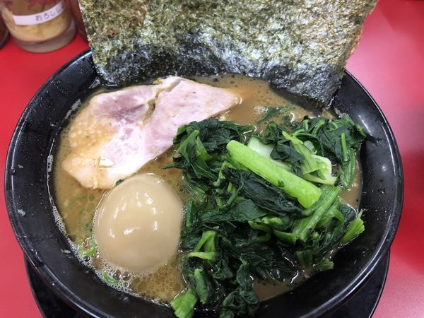 「ラーメン 青菜＋味玉」@家系ラーメン 王道 いしいの写真