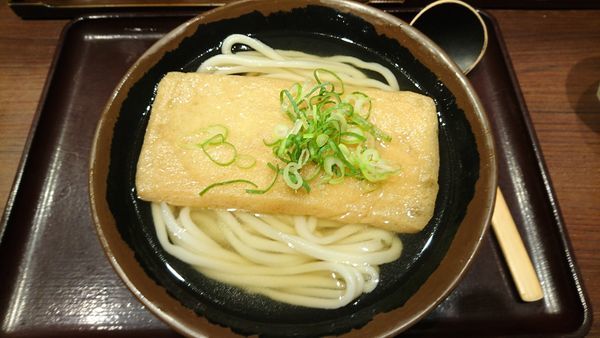 「あつかけ中500円+おあげ150円」@香川 一福 神田本店の写真