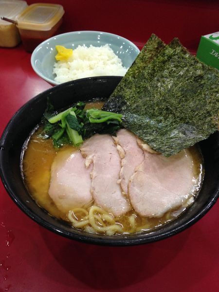 「チャーシューメン890円 ライス100円」@杉田家 千葉祐光店の写真