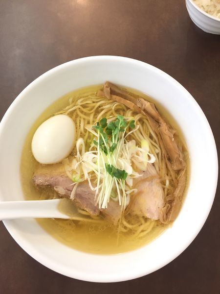 「味玉鶏塩拉麺」@麺屋 心羽の写真
