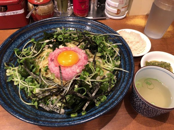 「ねぎとろそば(大盛サービス)」@魚介系まぜそば専門店 魚がしそば 新橋本店の写真